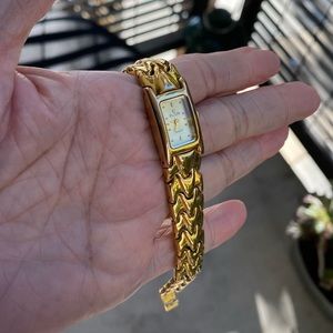 ELGIN. GOLD PLATED QUARTZ WATCH